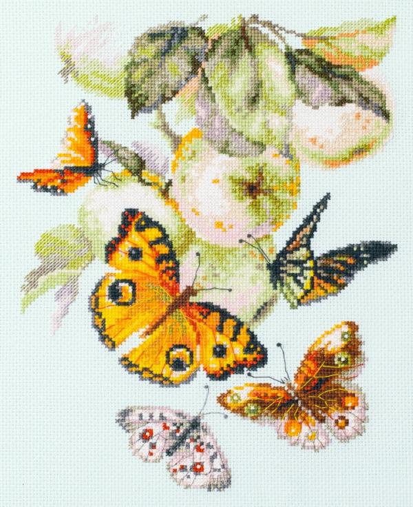 Набор для вышивания "Бабочки на яблоне"